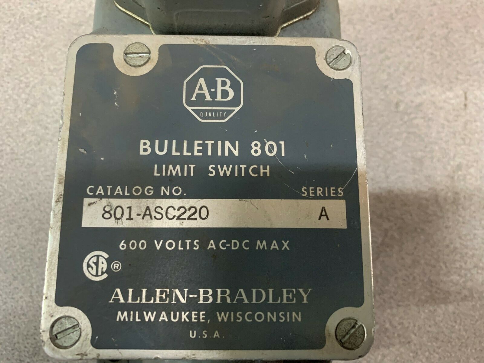 USED ALLEN BRADLEY LIMIT SWITCH 801-ASC220 SERIES A