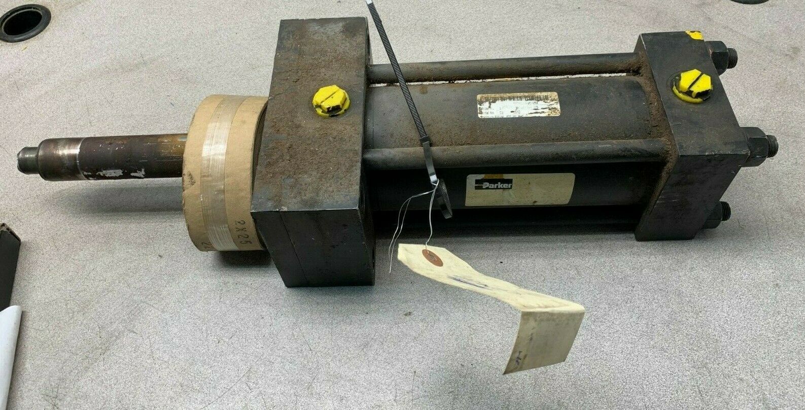 USED PARKER HYDRAULIC CYLINDER 1H2H0A00251252