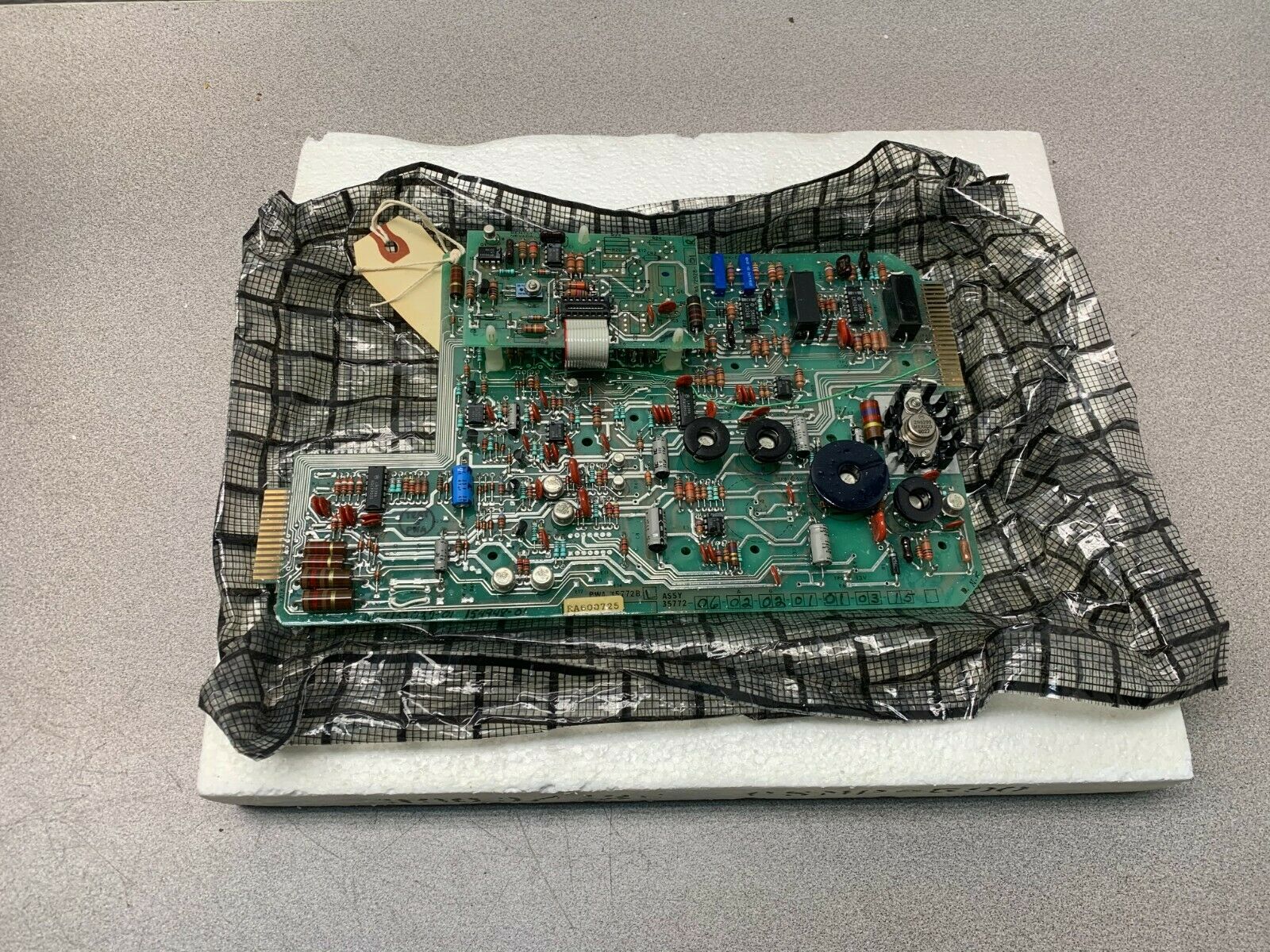 NEW NO BOX BENTLY NEVADA 35772-06-02-02-01-01-03-15 CIRCUIT BOARD 152037-01