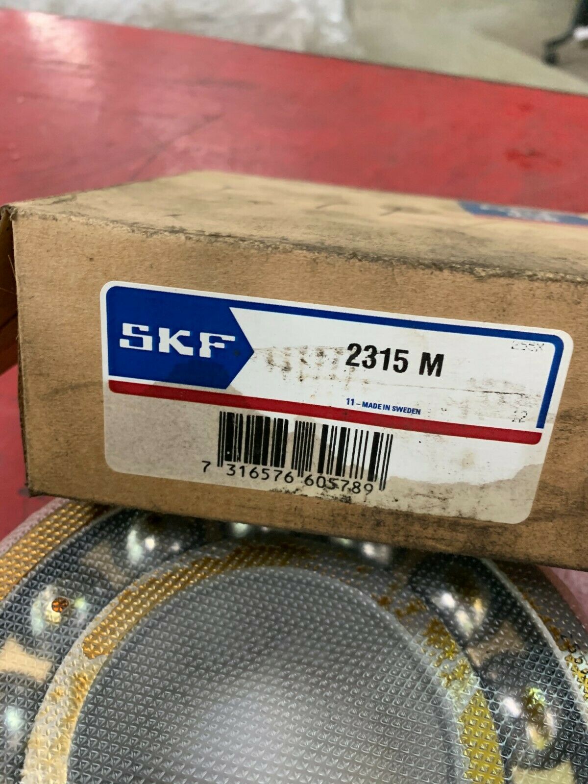 NEW IN BOX SKF 2315 M SELF ALIGNING ROLLER BEARING 2315M