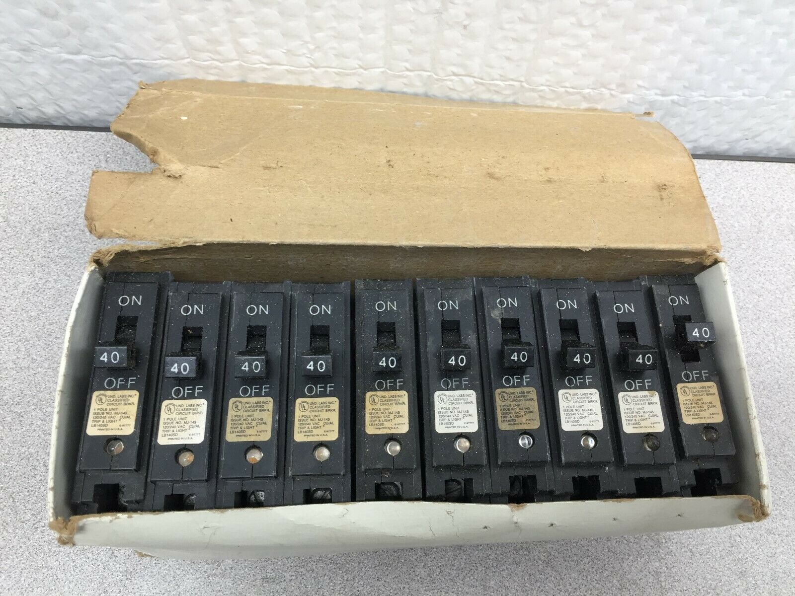 NEW IN BOX OF 10 T&L ELEC 40AMP 1POLE 120/240VAC BREAKER LB140SD