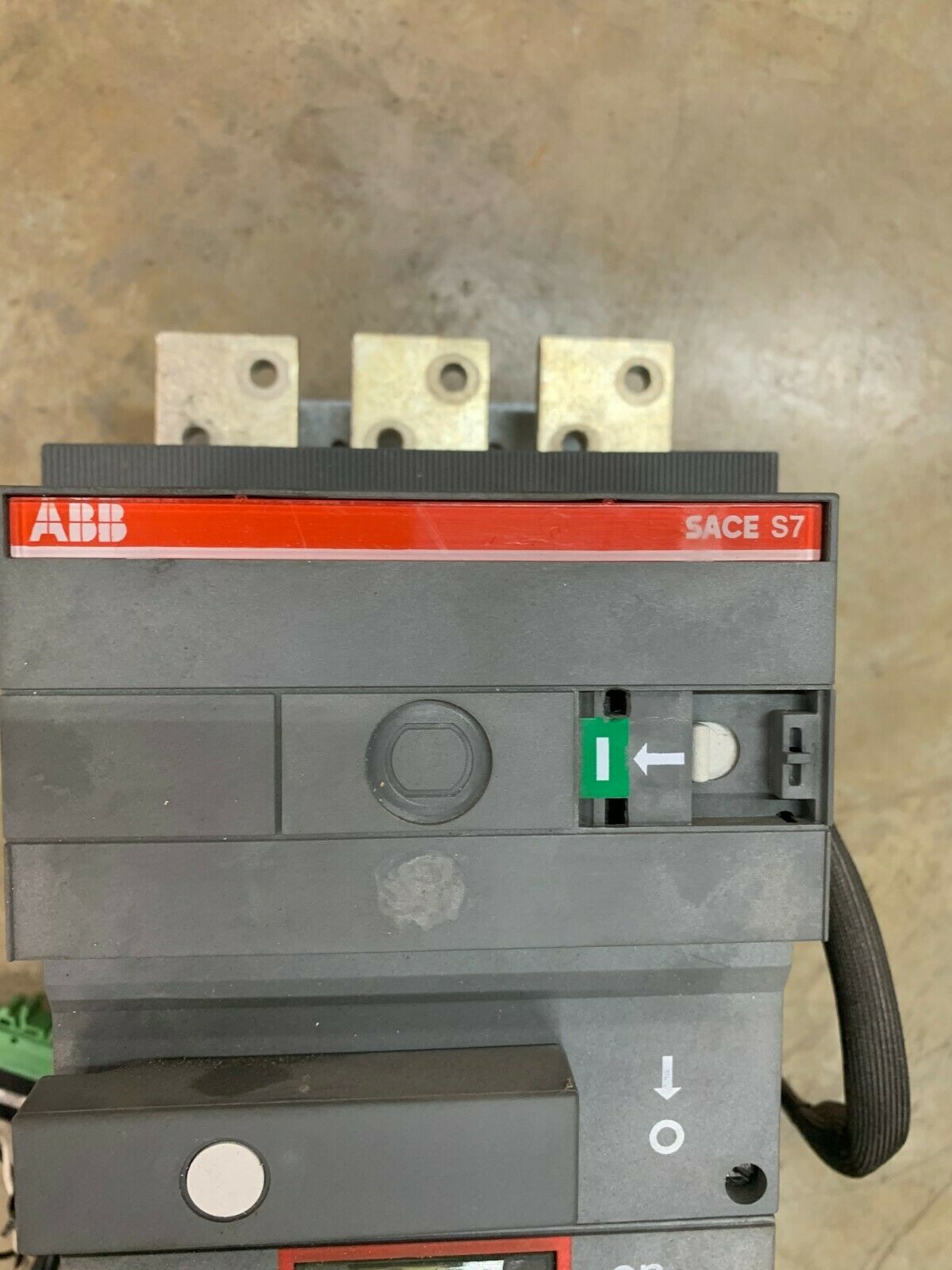 USED ABB 122160009-001 CIRCUIT BREAKER AA00430657 WITH M7-4 OPERATOR