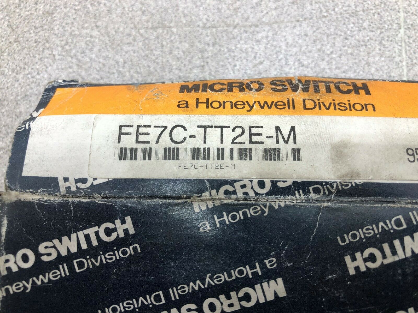 NEW IN BOX HONEYWELL MICRO SWITCH PHOTOELECTRIC SENSOR FE7C-TT2E-M