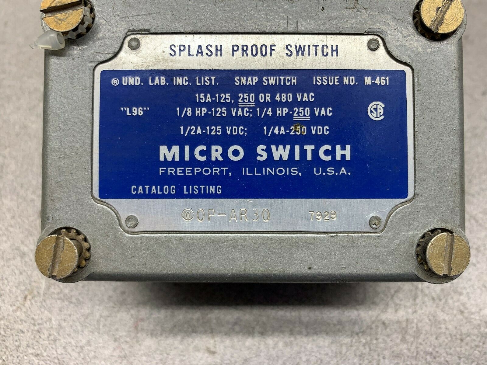 NEW NO BOX MICRO SWITCH 0P-AR30