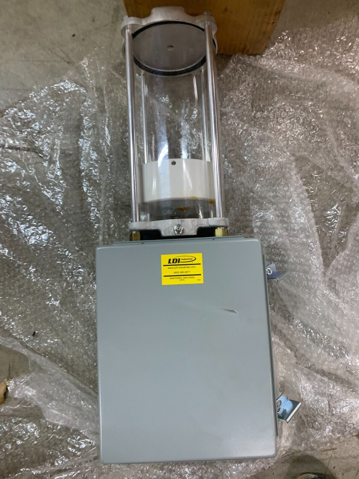 NEW LDI LUBE DEVICES PANEL 801670 185-5 WITH 3W16W-1NB-A4D1 OMRON TIMER