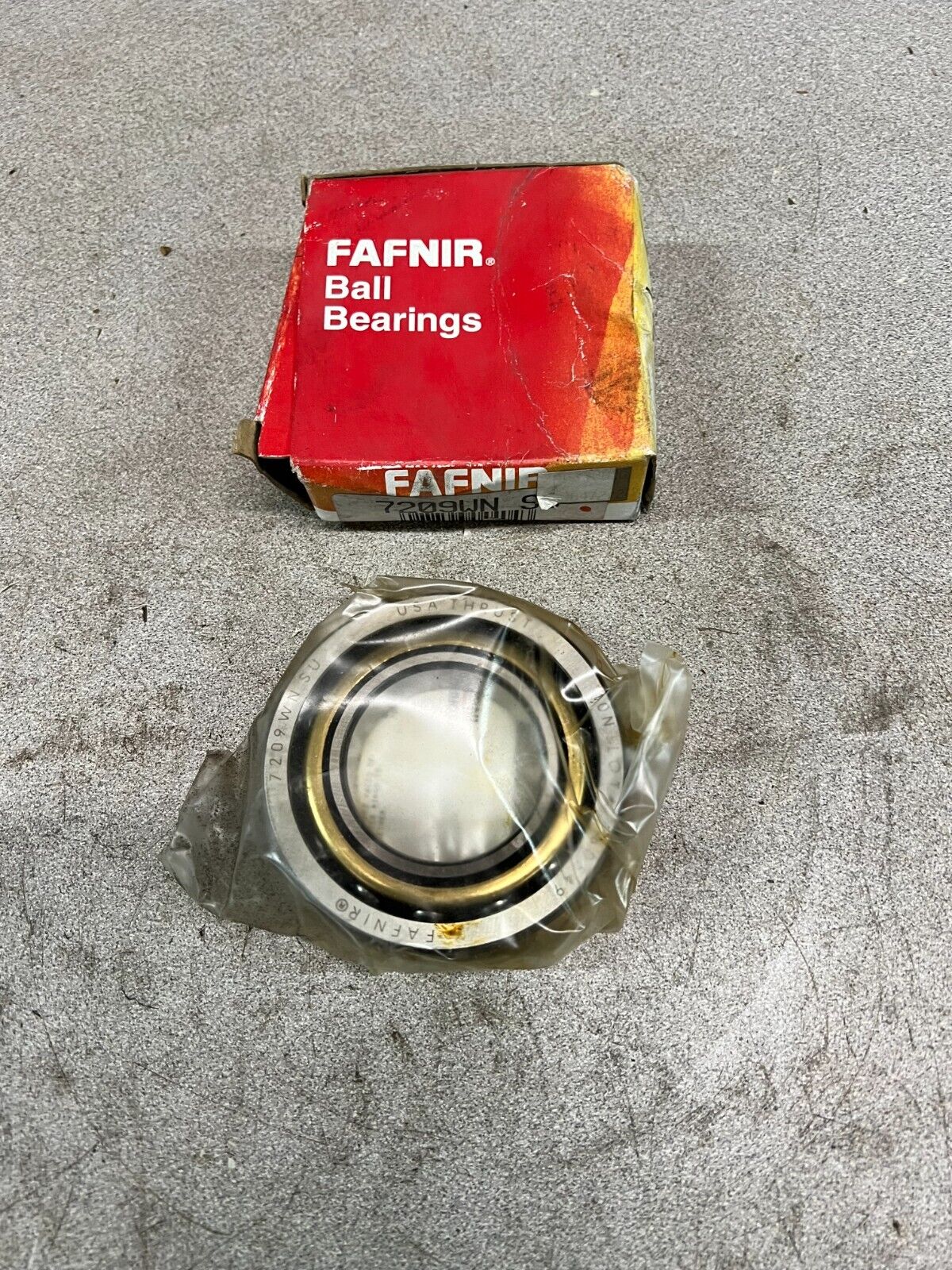 NEW IN BOX FAFNIR BEARING 7209WN SU