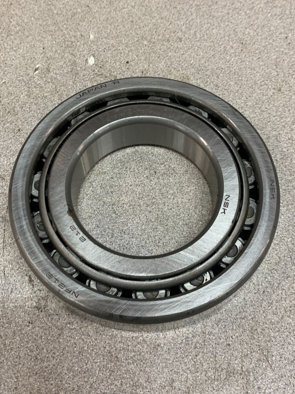 NEW NO BOX NSK 212 ROLLER BEARING NF212