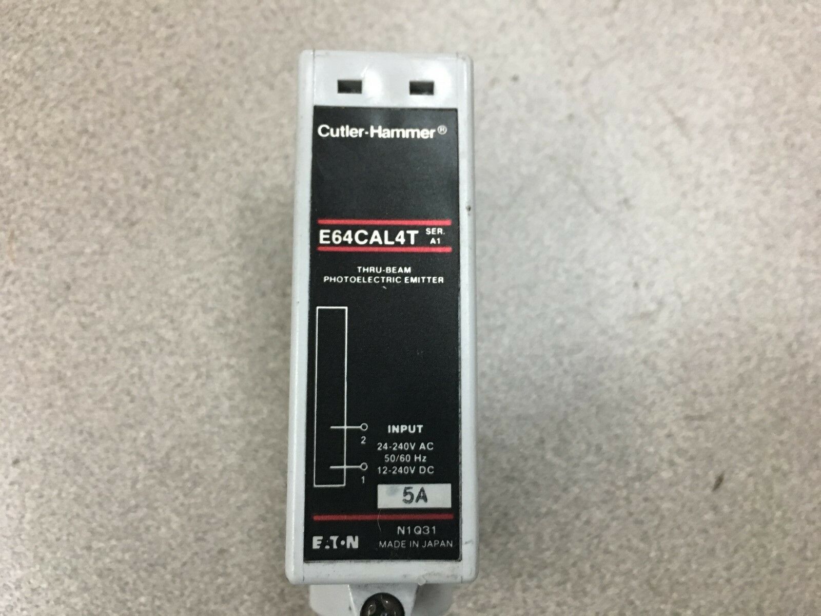 NEW NO BOX CUTLER-HAMMER PHOTOELECTRIC SENSOR E64CAL4T SERIES A1