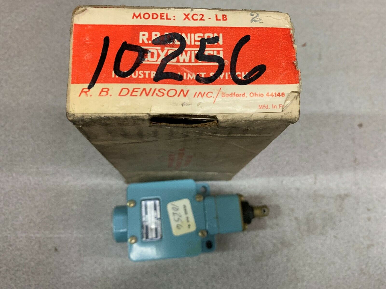 NEW IN BOX R.B. DENISON LIMIT SWITCH XC2 LB 2