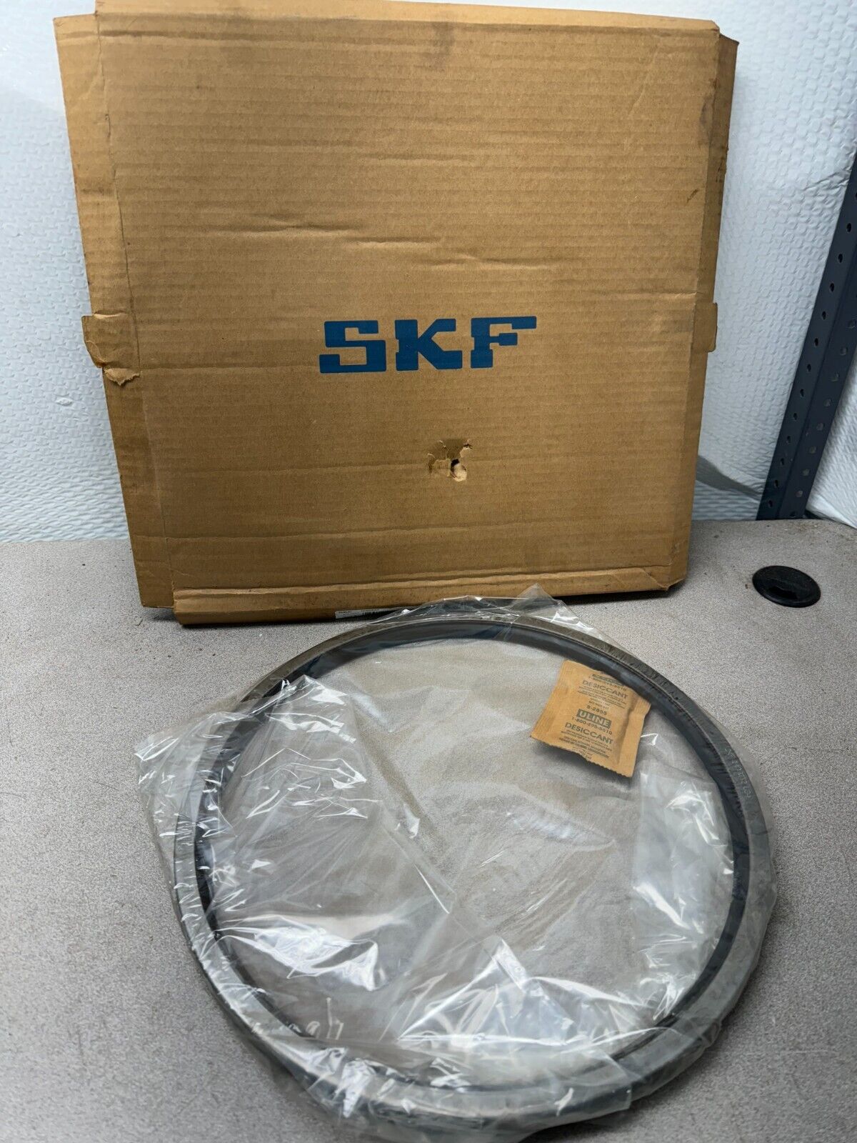 NEW IN BOX SKF HDS2 R NITRILE SEAL 1400232