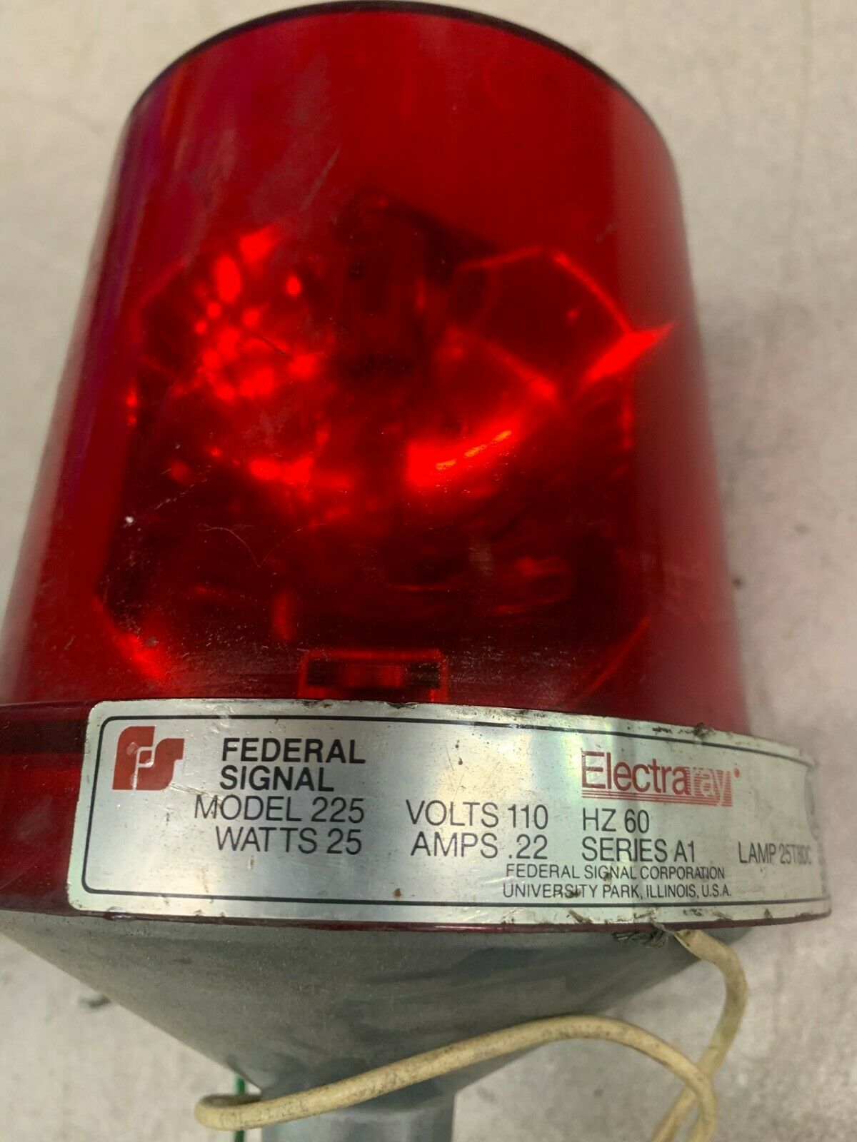 USED FEDERAL SIGNAL RED ELECTRARAY STROBE LIGHT 225