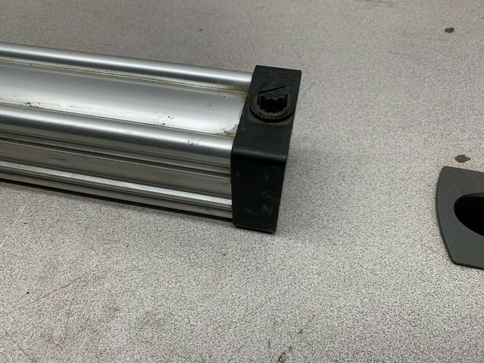 NEW NO BOX MILLER PNEUMATIC CYLINDER 02.00 J4MAU14A 10.000