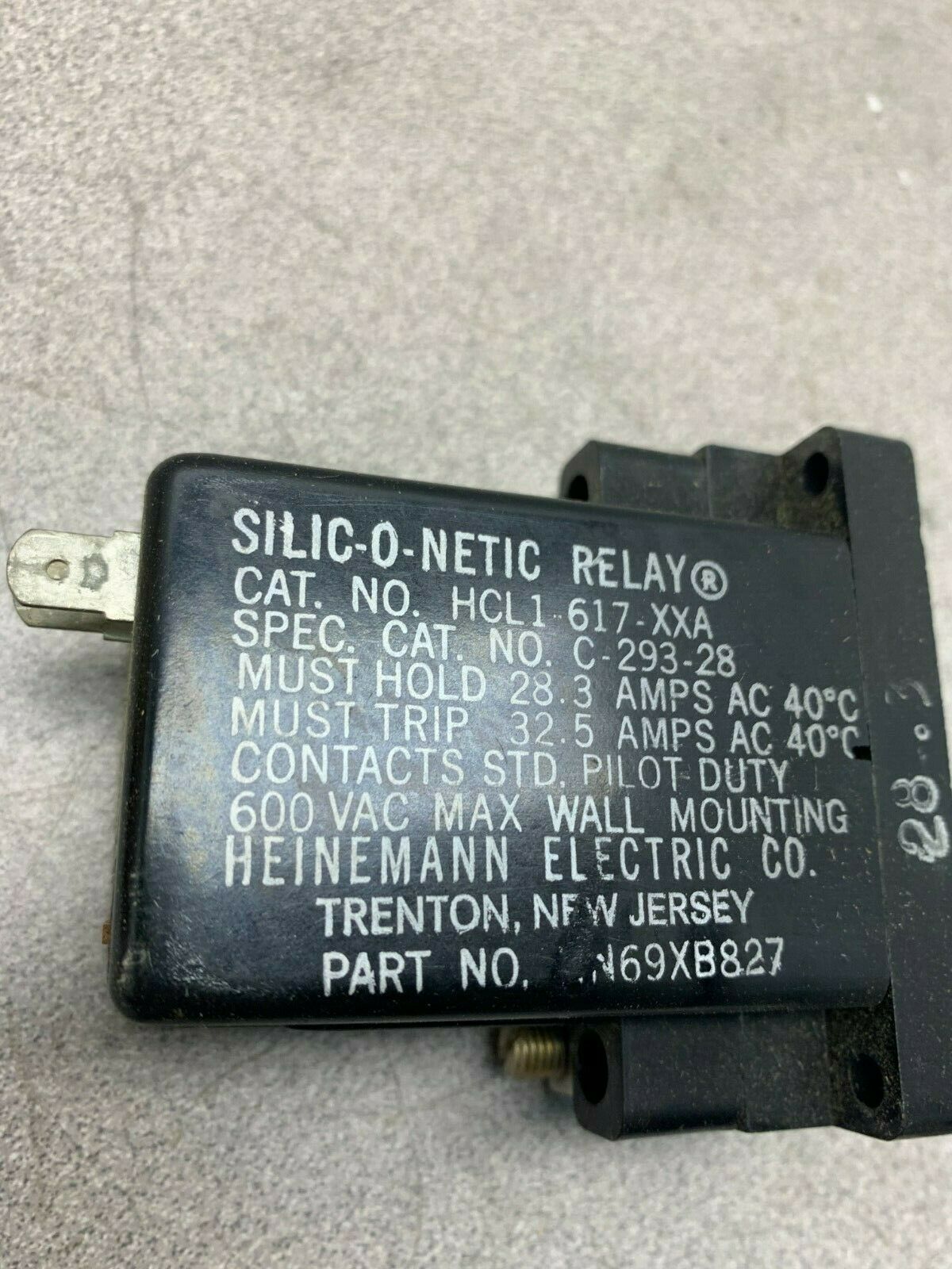 NEW IN BOX HEINEMANN ELECTRIC RELAY  HCL1-617-XXA