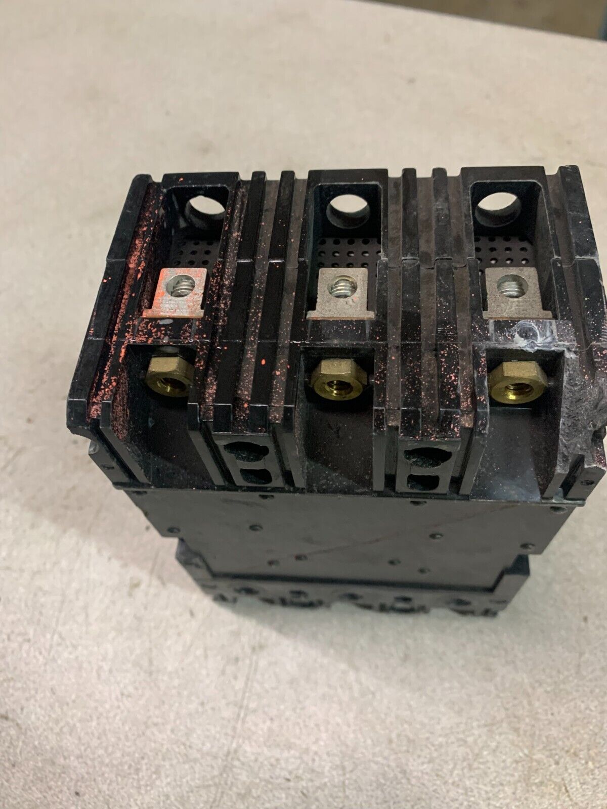 USED SQUARE D 3 POLE 20AMP CIRCUIT BREAKER FHL36020 *CHIPPED CORNER*