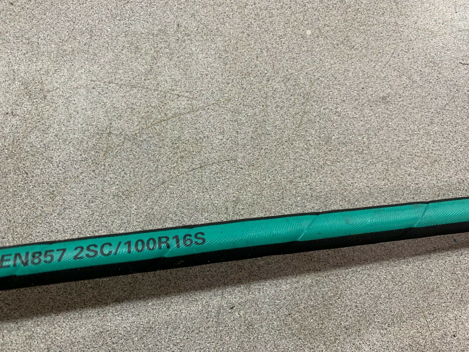 NEW NO BOX EATON HYDRAULIC HOSE EN857 2SC/100R16S