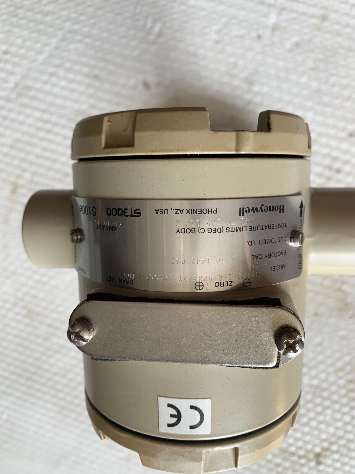 NEW HONEYWELL PRESSURE TRANSMITTER YSTR17G-11D-520/BDY/BA400K-F1D3-925G