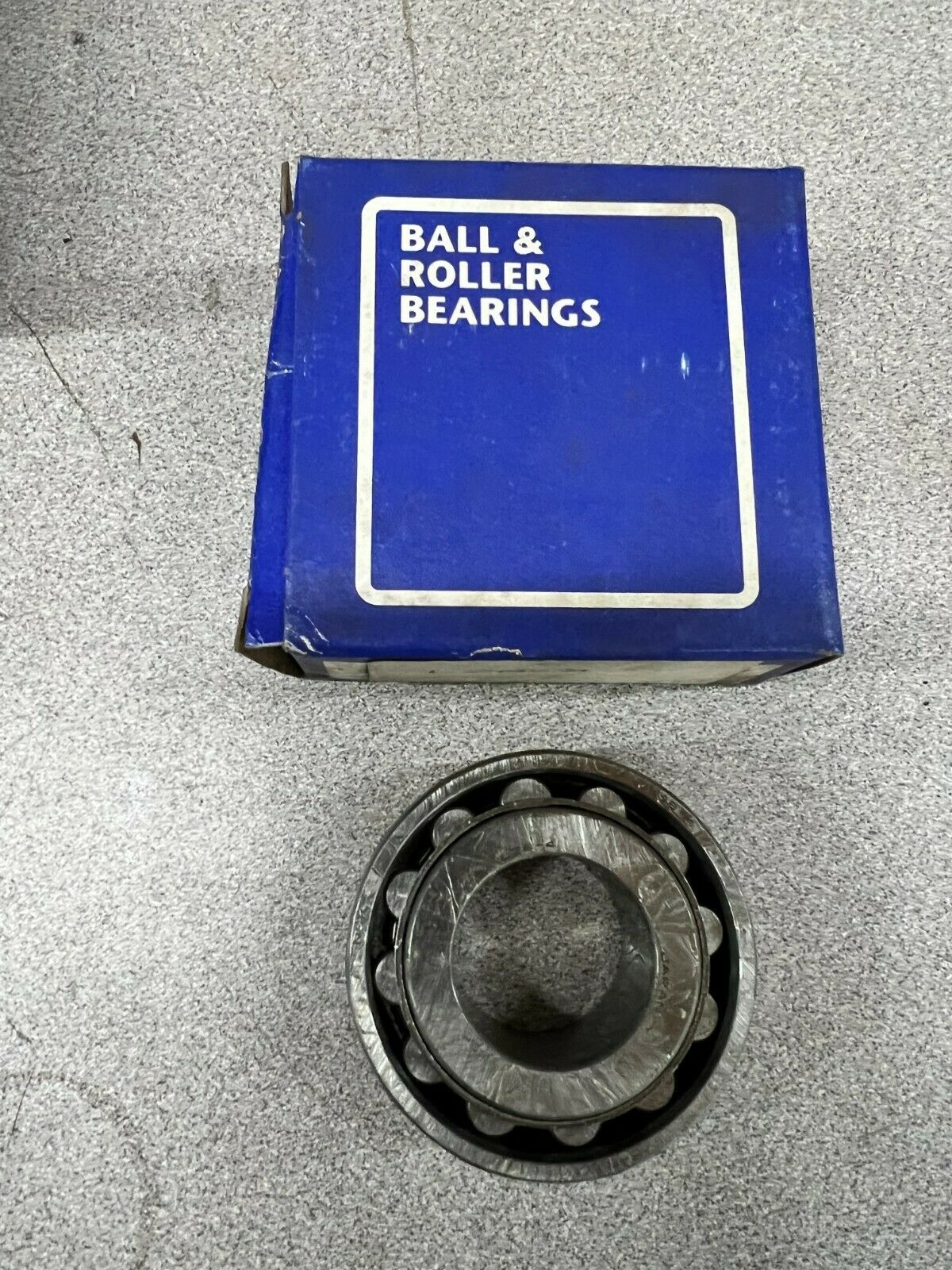 NEW IN BOX NSK ROLLER BEARING L28-4