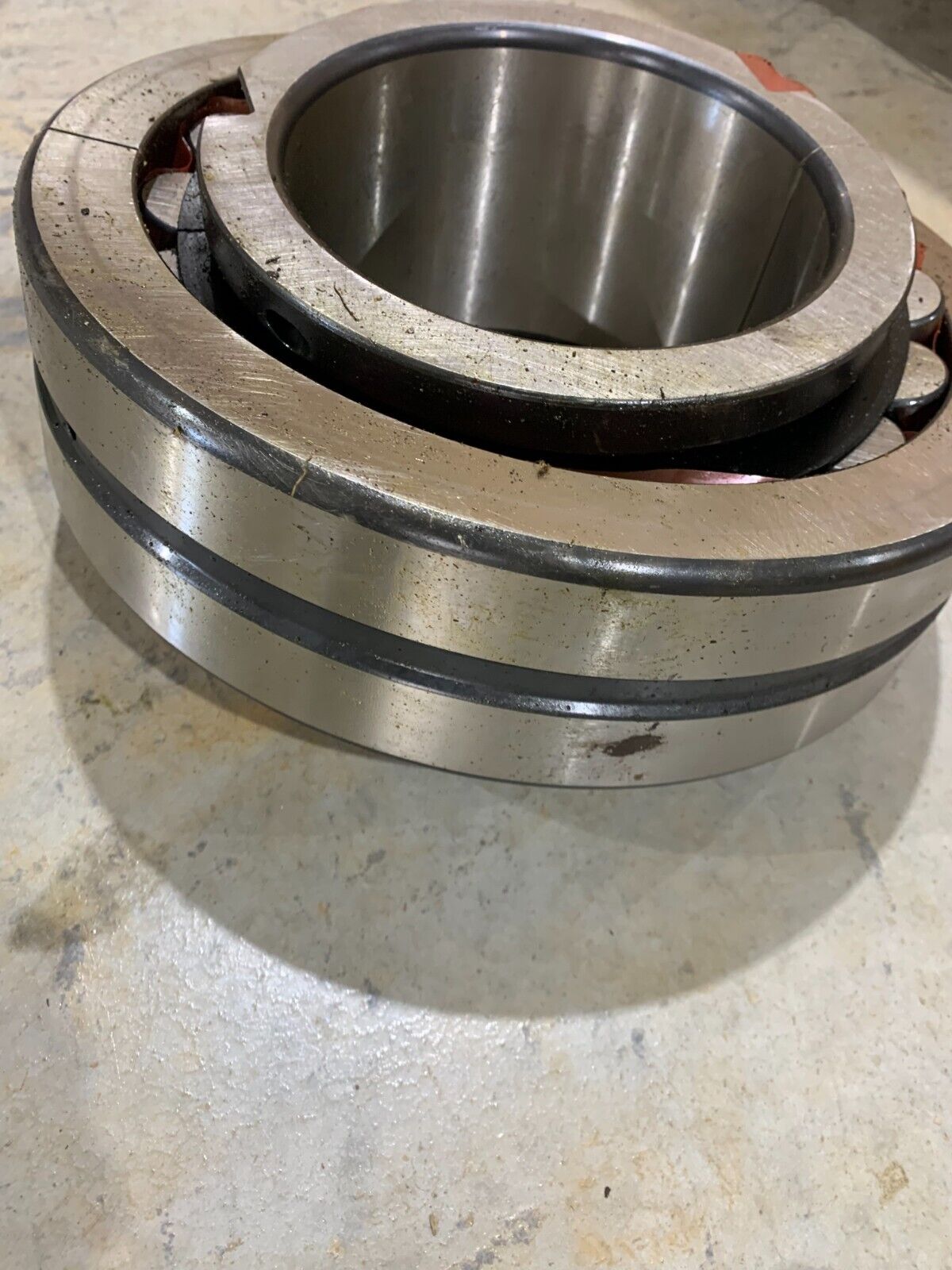 NEW NO BOX FAG SPHERICAL ROLLER BEARING 222S.607