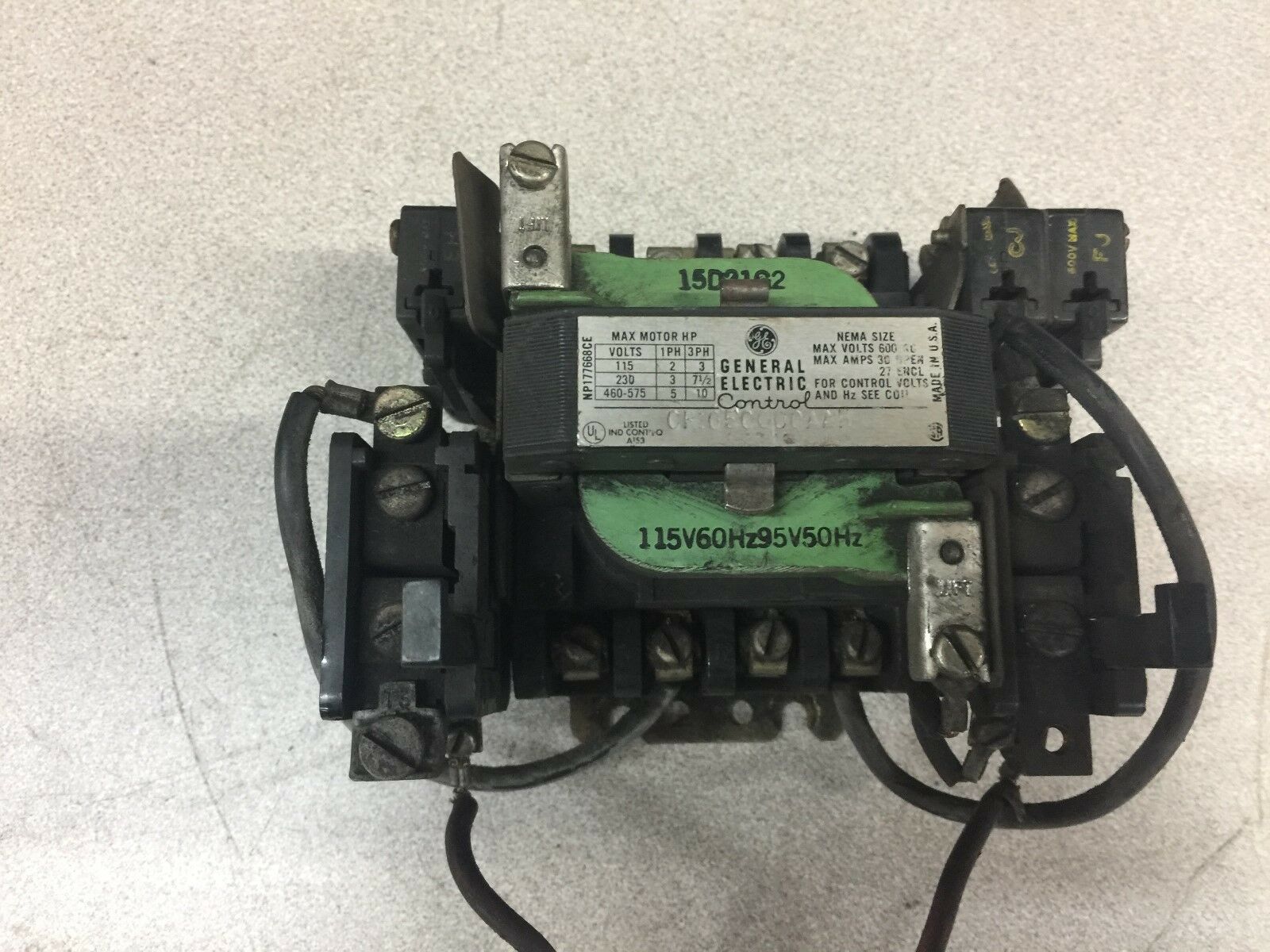 USED GE 30AMP 600VAC 115VAC CONTACTOR CR105C000AAH