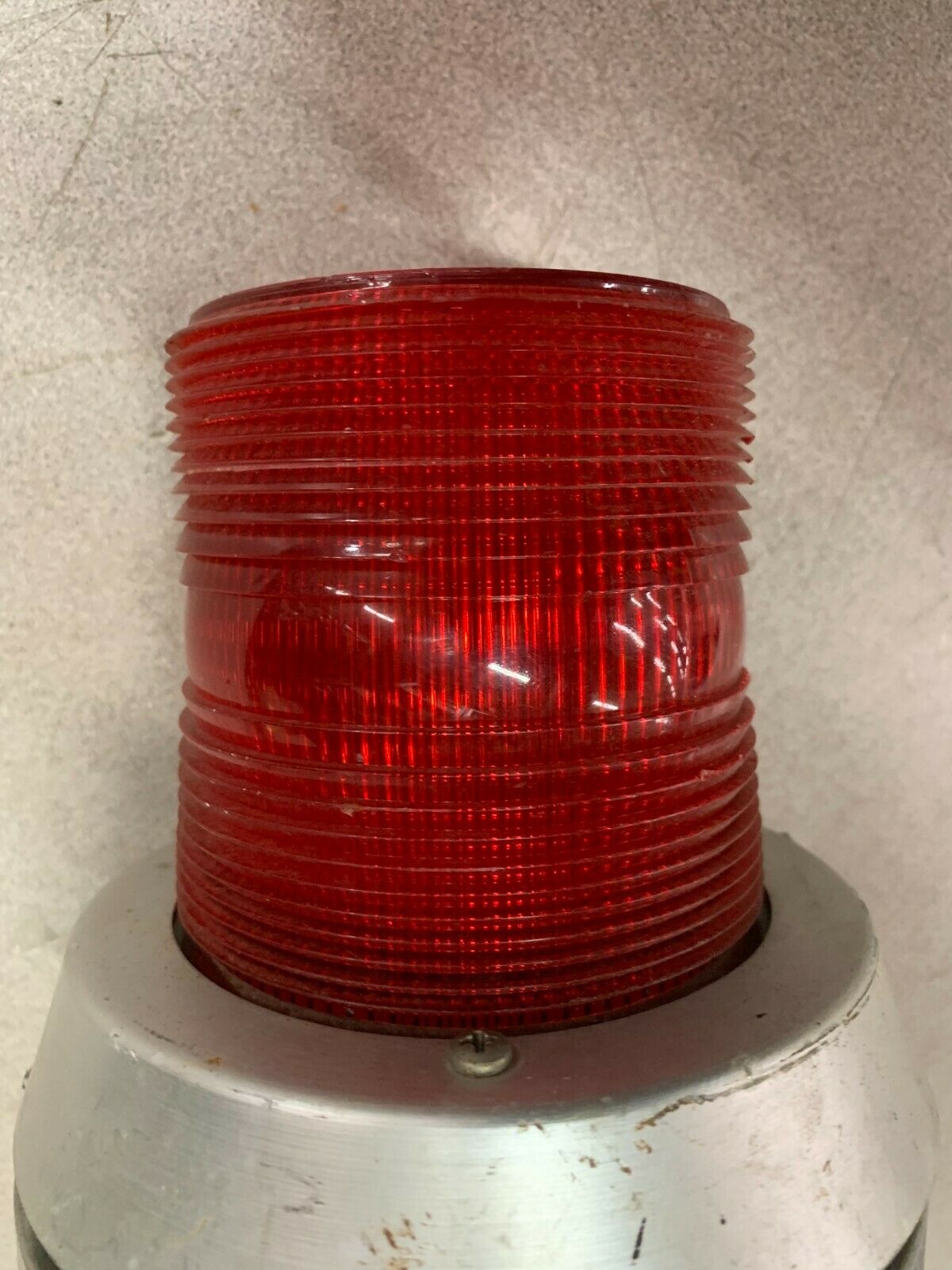 USED EDWARDS ADAPTABEACON RED BEACON LIGHT 51R-N5-40WH