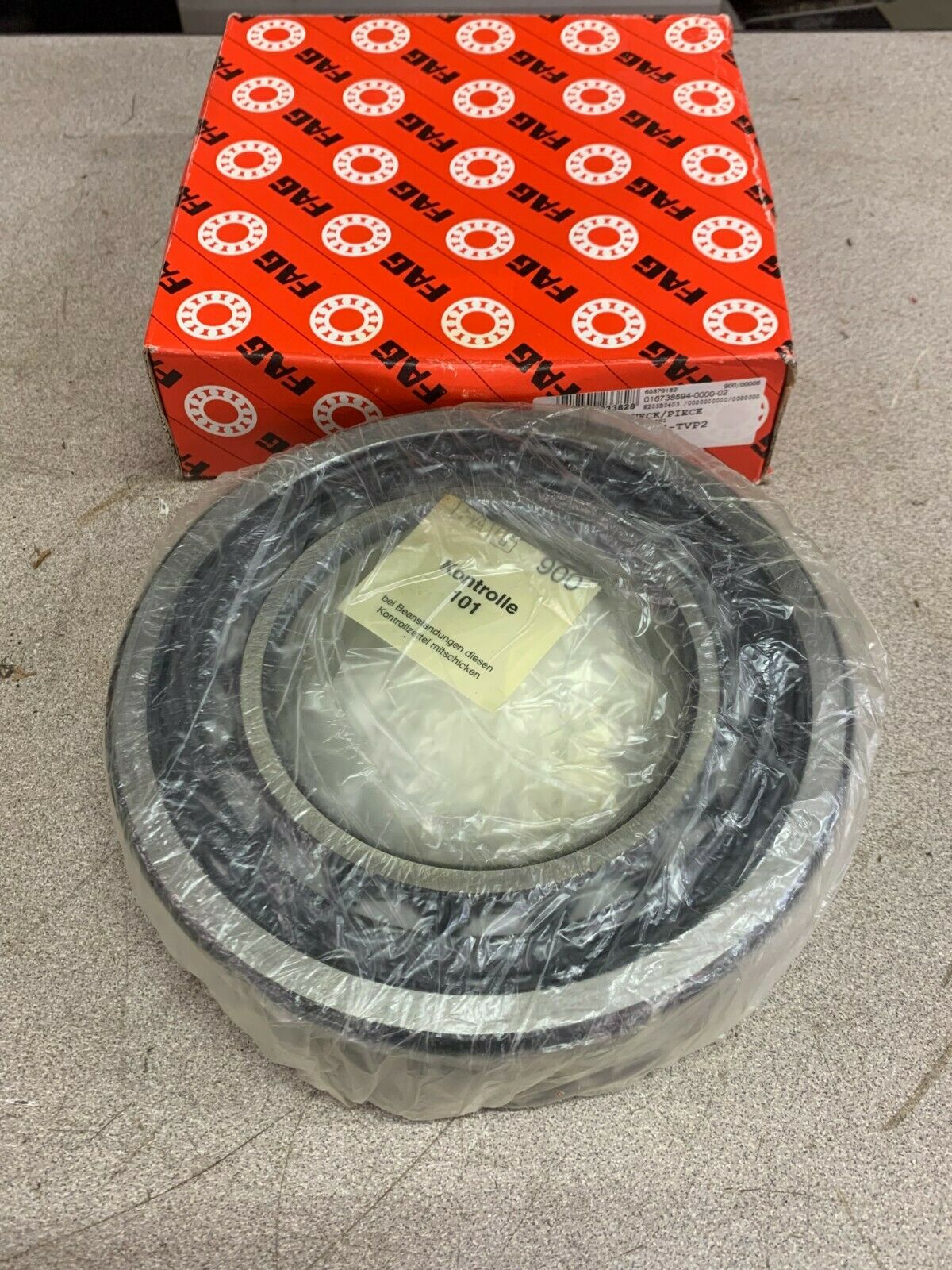 NEW IN BOX FAG NU2220ETVP2 CYLINDICAL ROLLER BEARING NU2220E.TVP2