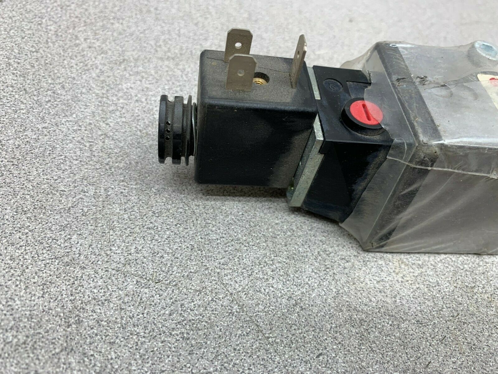 NEW NO BOX NORGREN PNEUMATIC VALVE SXE0574A500018JB