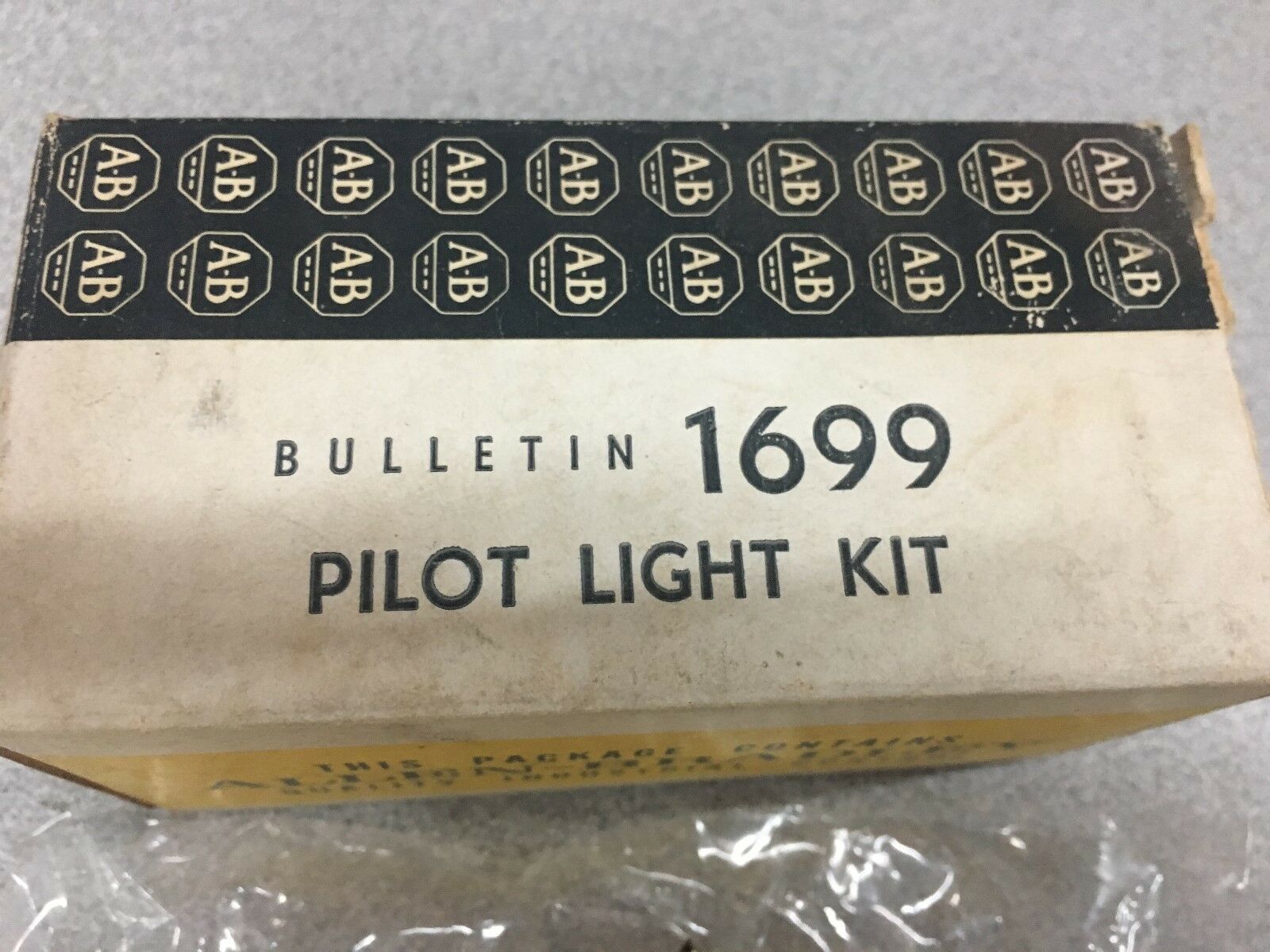 NEW IN BOX ALLEN-BRADLEY PILOT LIGHT KIT 1699-N72 SERIES A