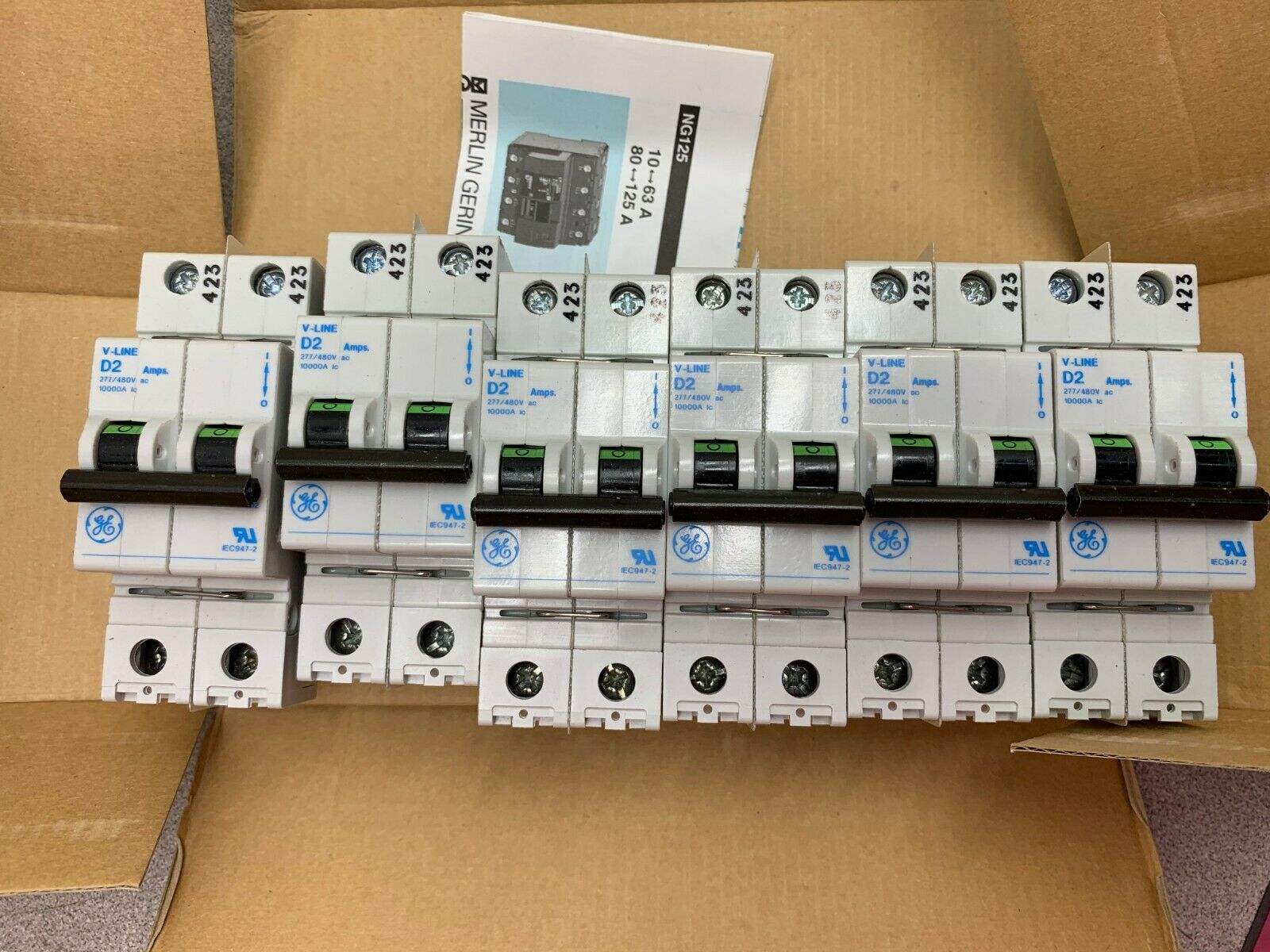 BOX OF 6 NEW IN BOX GE BREAKER V37202