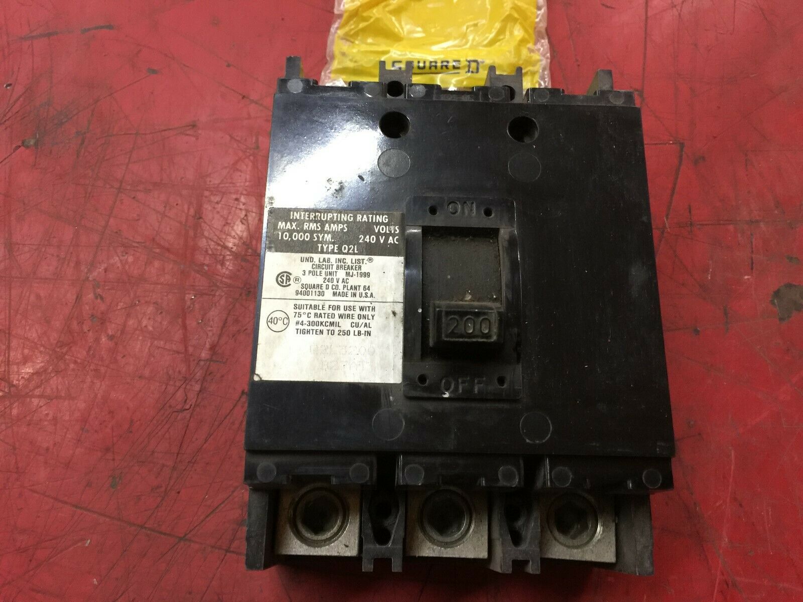 NEW NO BOX SQUARE D 200AMP 3POLE 240VAC BREAKER MJ-1999