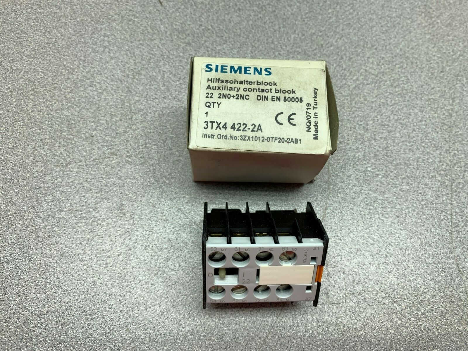 LOT OF 2 NEW IN BOX SIEMENS CONTACT BLOCK 3TX4 422-2A