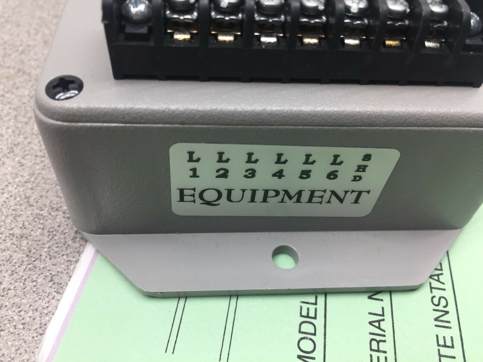 NEW NO BOX INNOVATIVE TECHNOLOGY TRANSIENT VOLTAGE SURGE SUPPRESSOR D6S33-2ML