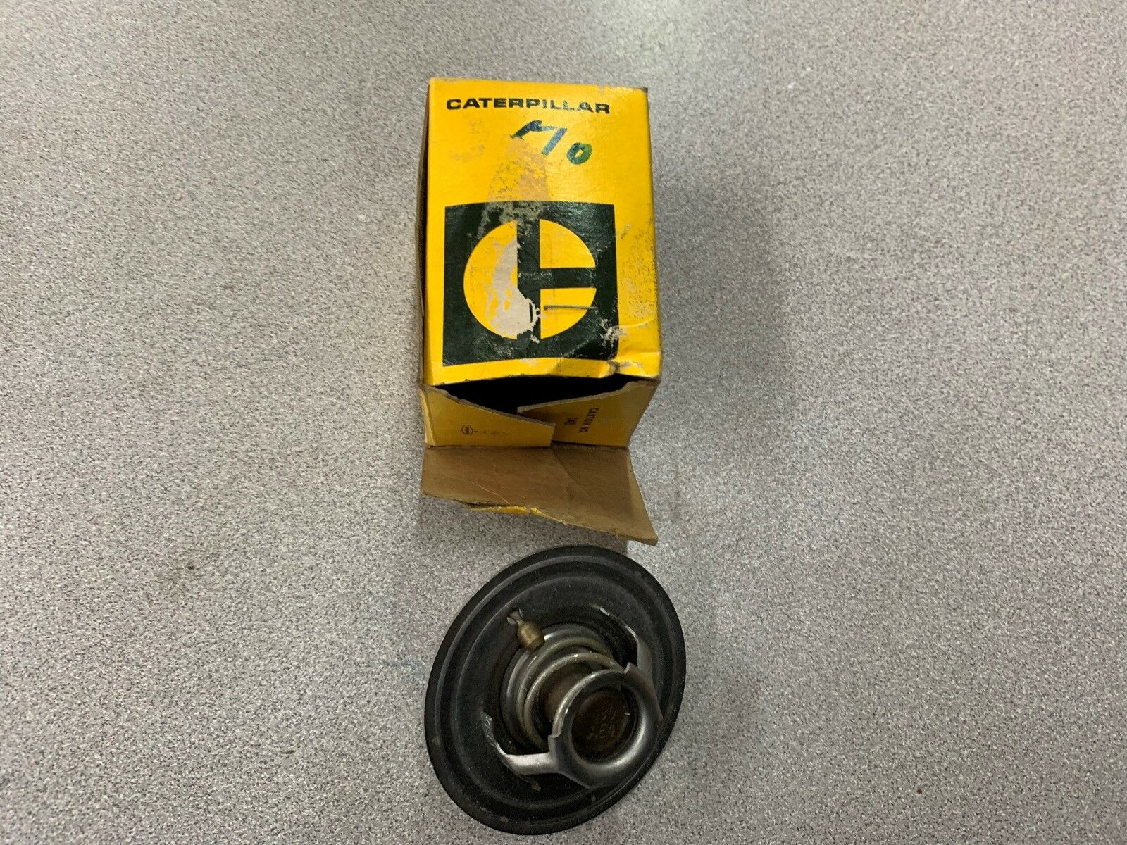 NEW IN BOX CATERPILLAR THERMOSTAT 329053E