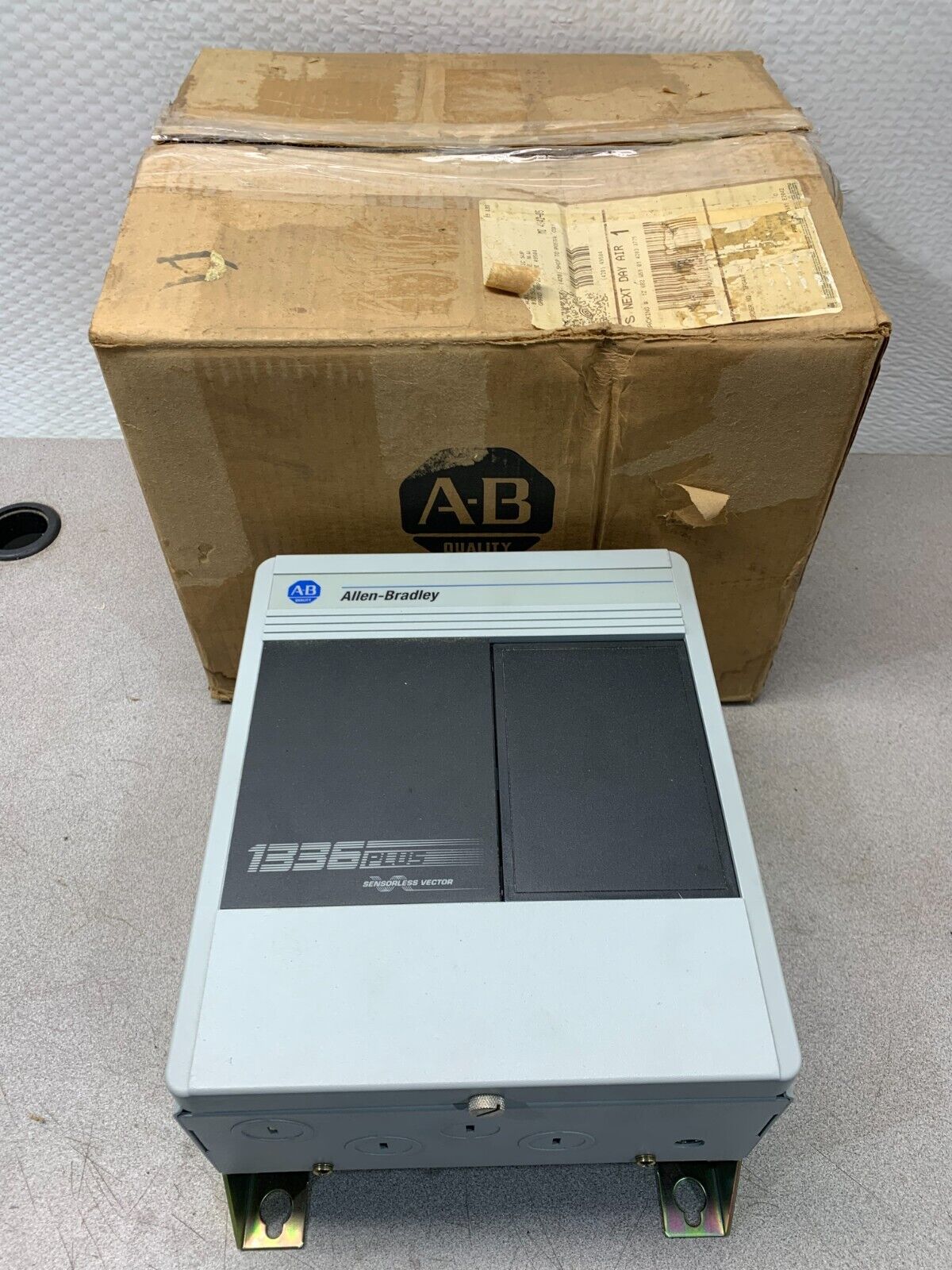 NEW IN BOX ALLEN-BRADLEY 1HP PLUS DRIVE 1336S-BRF10-AA-EN4 SERIES D