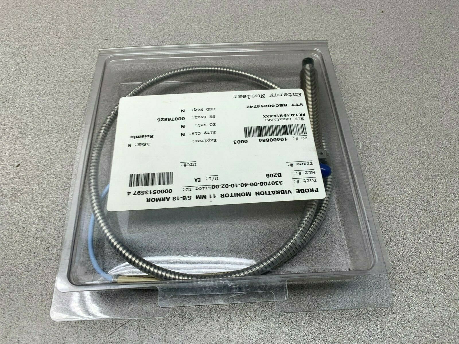 NEW BENTLY NEVADA 3300 XL 11MM CABLE DETECTOR 330708-00-40-10-02-00