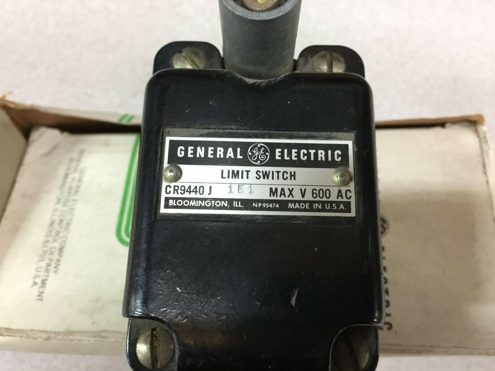 NEW IN BOX GE LIMIT SWITCH CR9440J1E1