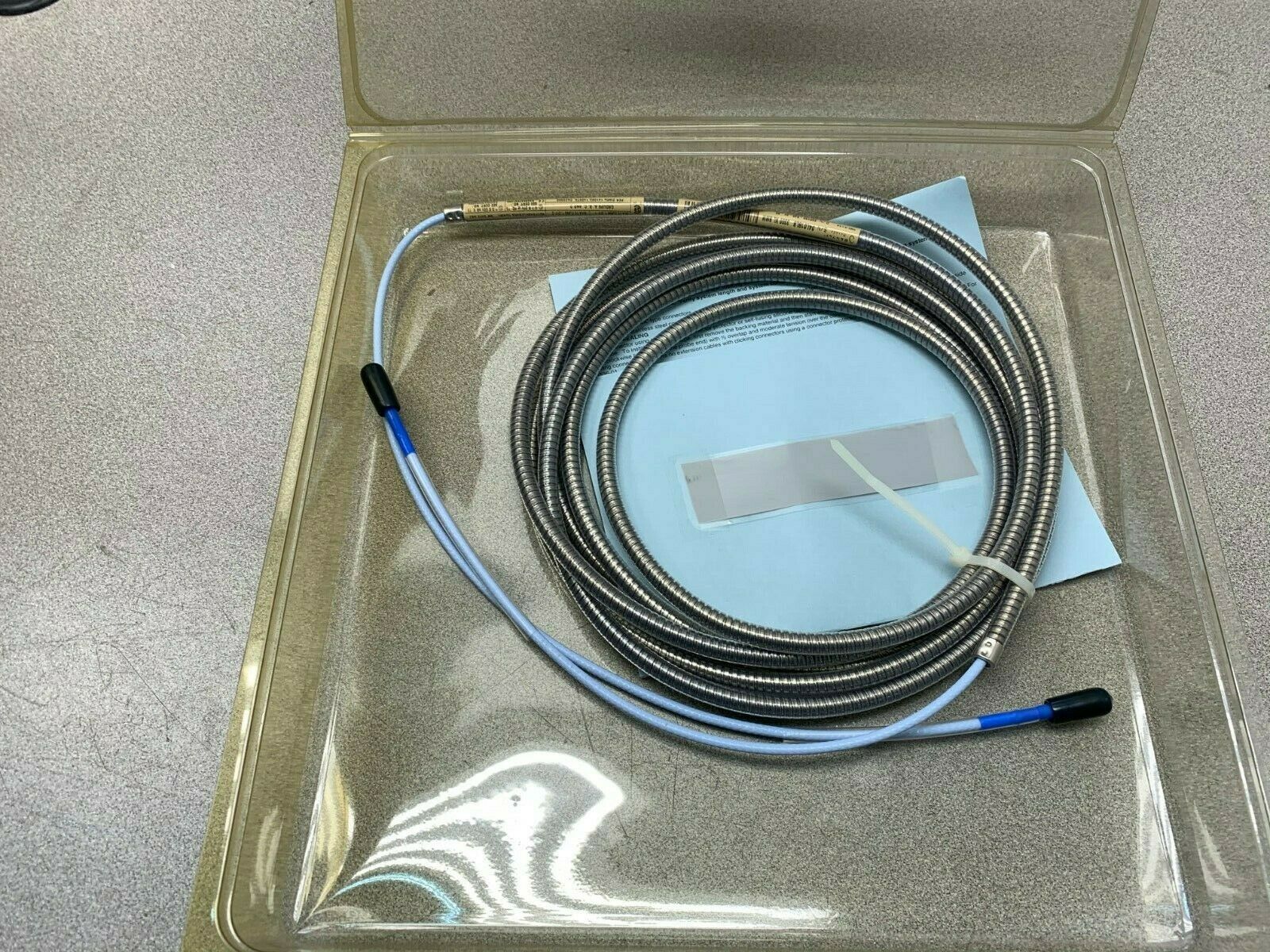 NEW BENTLY NEVADA 3300 XL 8MM PROXIMITY CABLE 330130-040-01-05