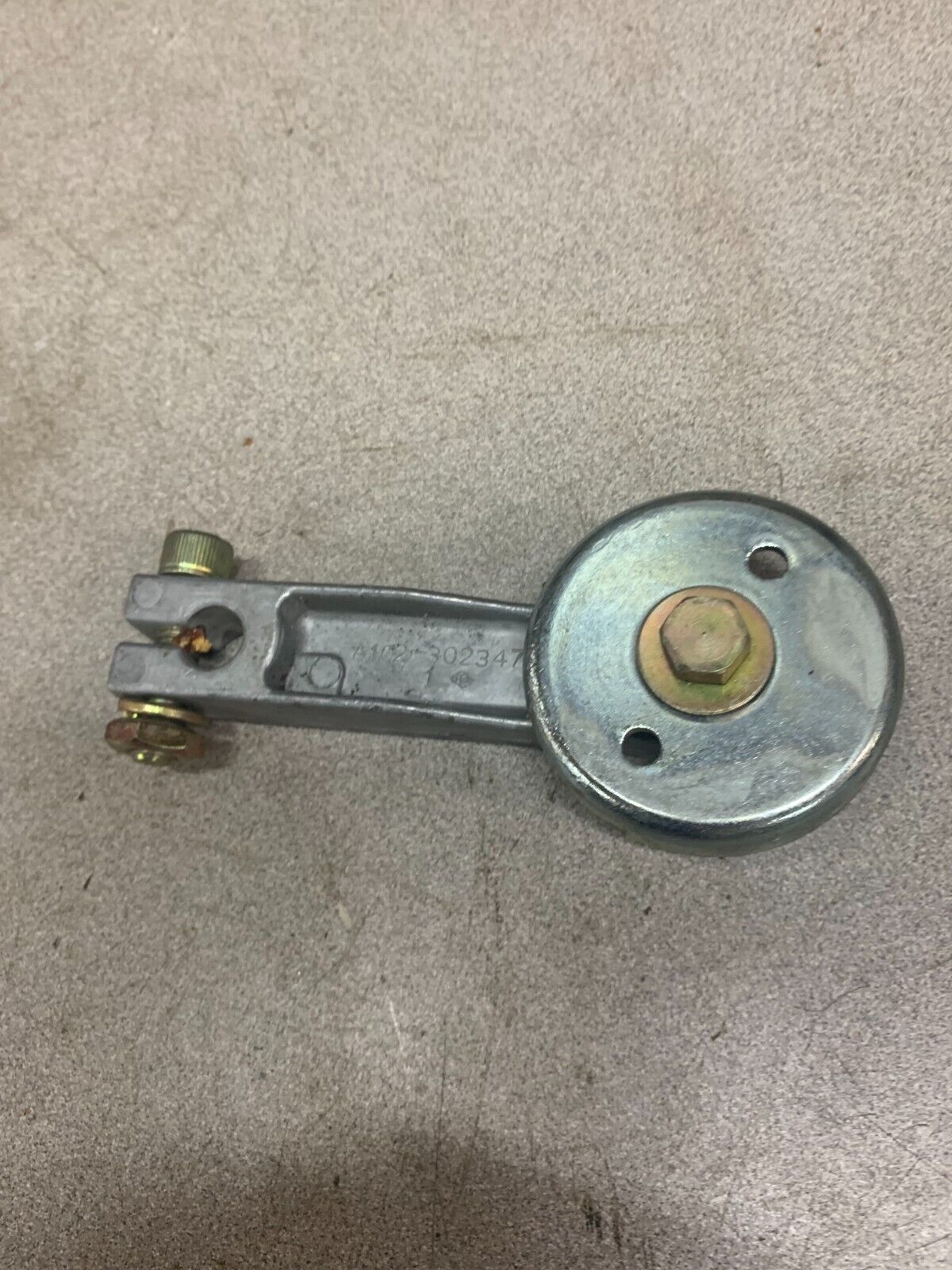 NEW NO BOX JOSLYN CLARK LIMIT SWITCH ROLLER ARM WITH WHEEL A102-302347