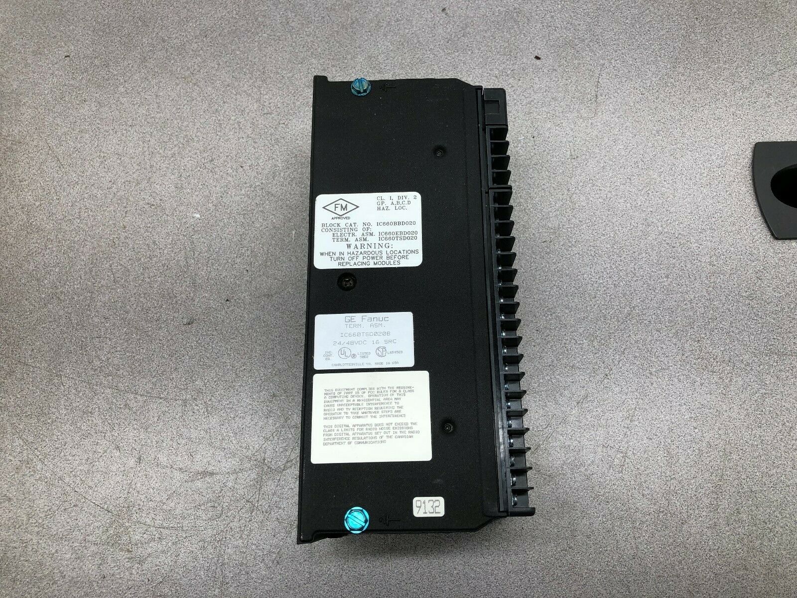 NEW IN BOX GE FANUC GENIUS 24-48 VDC IN/OUT 16 PT SOURCE BLOCK  IC660TSD020B