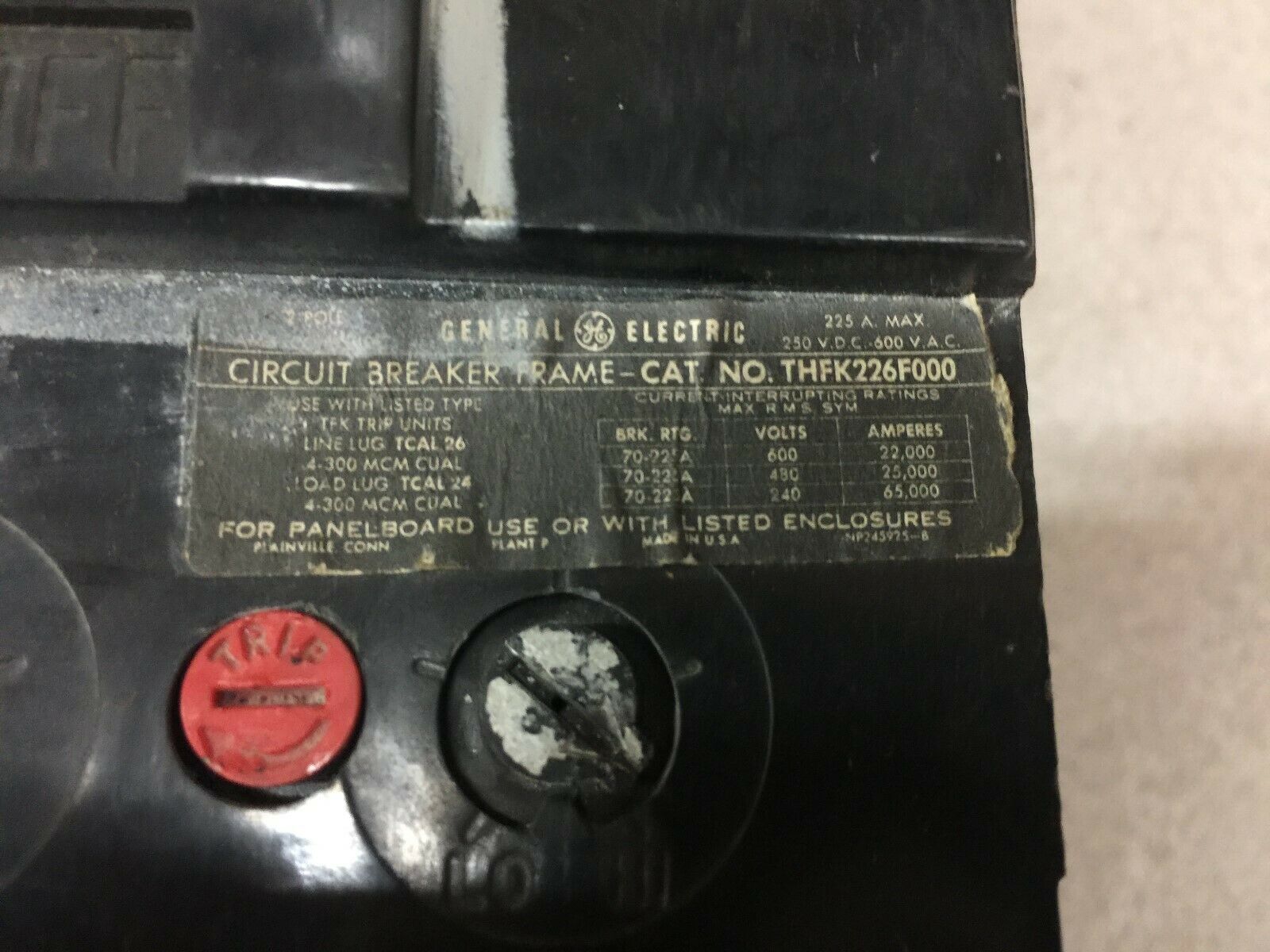 USED GE 125AMP 2POLE 600VAC 250VDC BREAKER THFK226F00