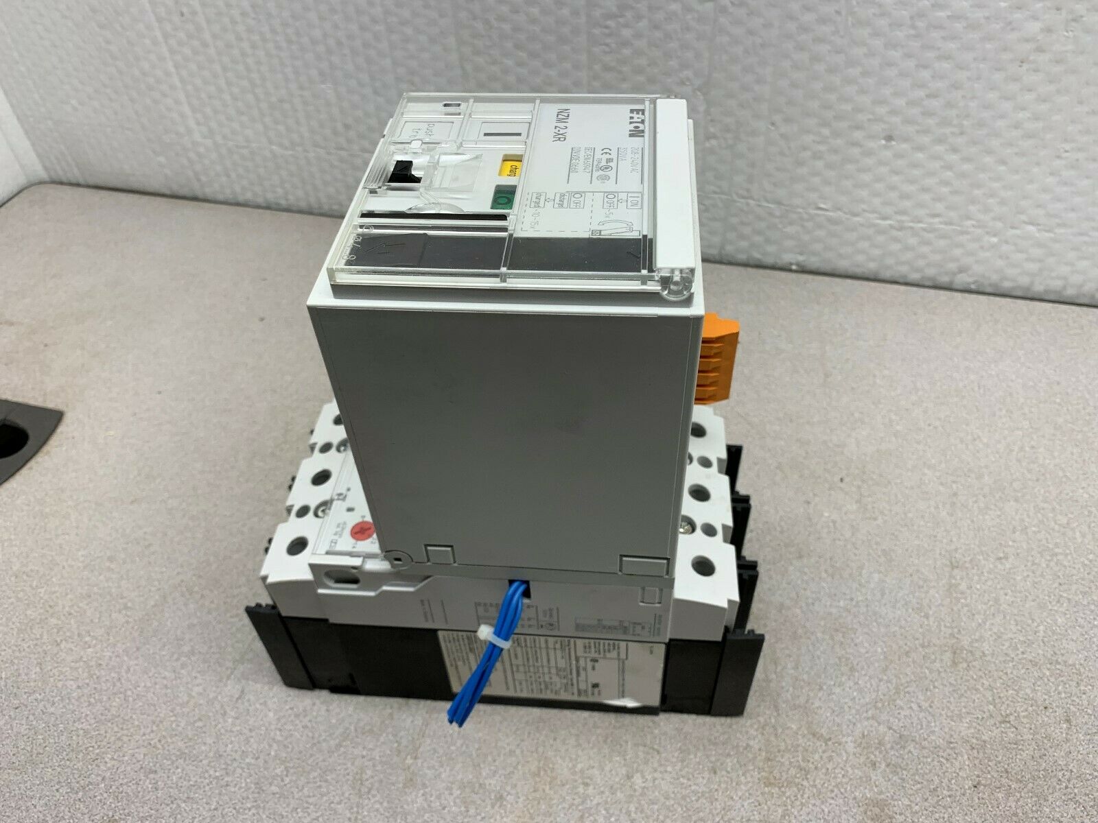 NEW EATON MOELLER 63AMP BREAKER WITH SYNCHRONIZED REMOTE OPERATOR NZM 2-XR