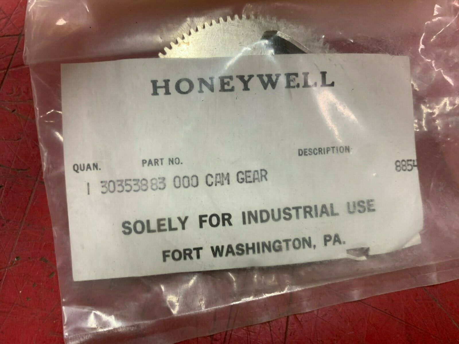 NEW NO BOX HONEYWELL CAM GEAR 30353883-00