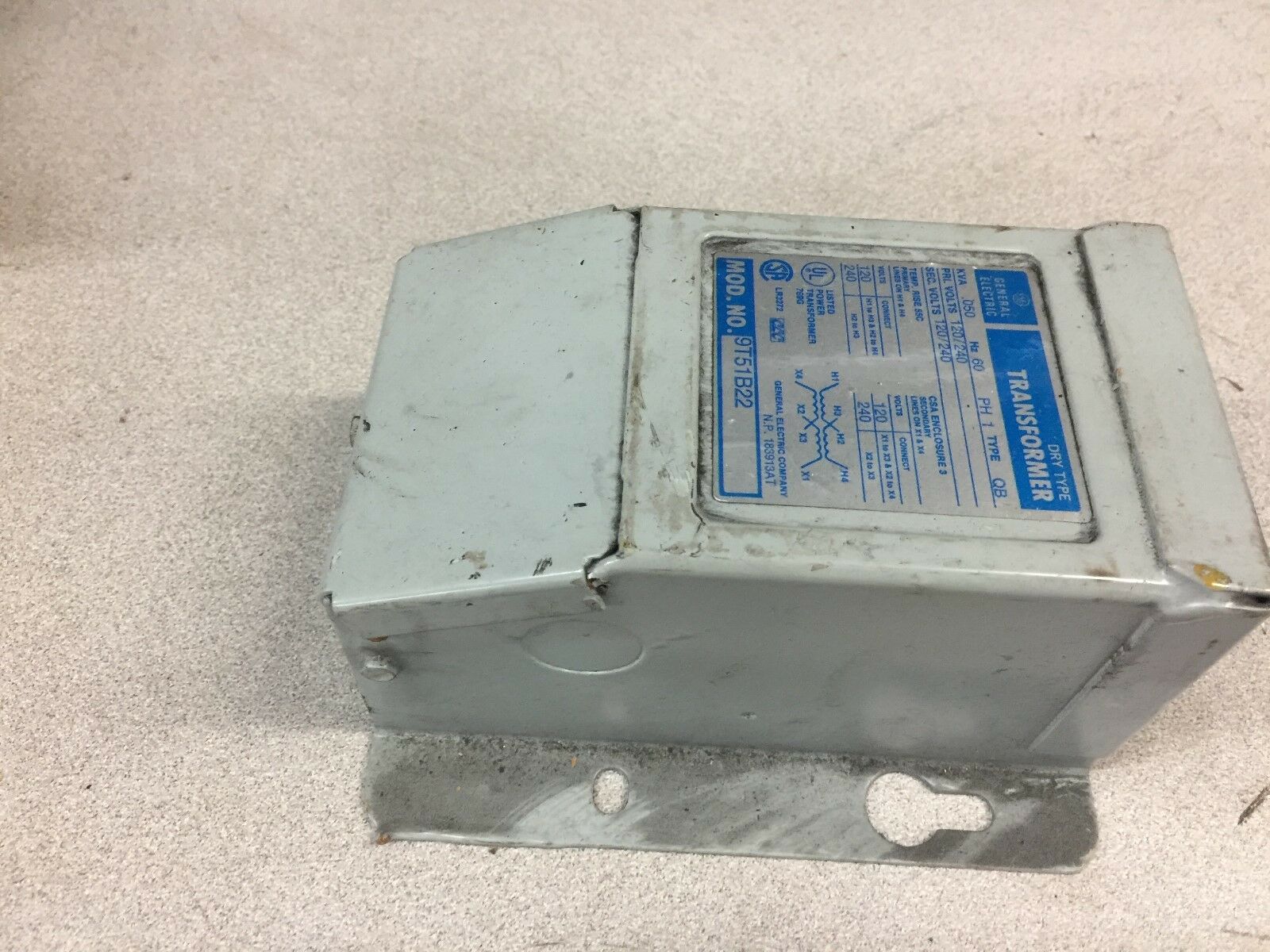 NEW IN BOX GE DRY TYPE TRANSFORMER .050KVA 1PH 9T51B22