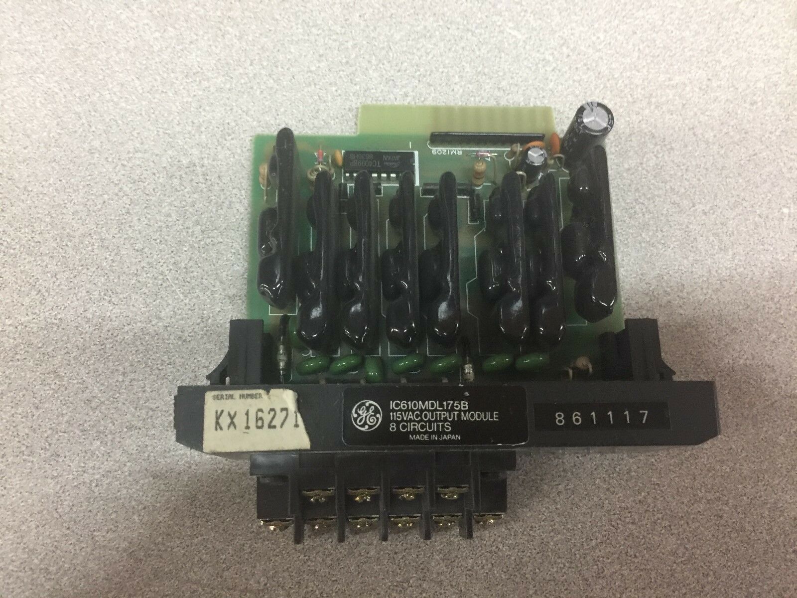 USED GE FANUC 115VAC 8PT OUTPUT MODULE IC610MDL175B