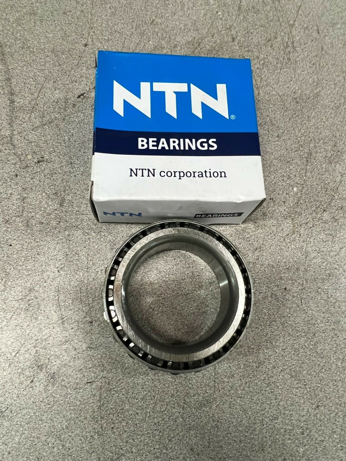 NEW IN BOX NTN ROLLER BEARING 4T-LM104949