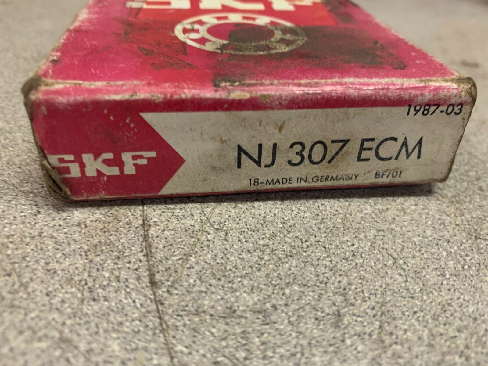 NEW IN BOX SKF ROLLER BEARING NJ 307 ECM