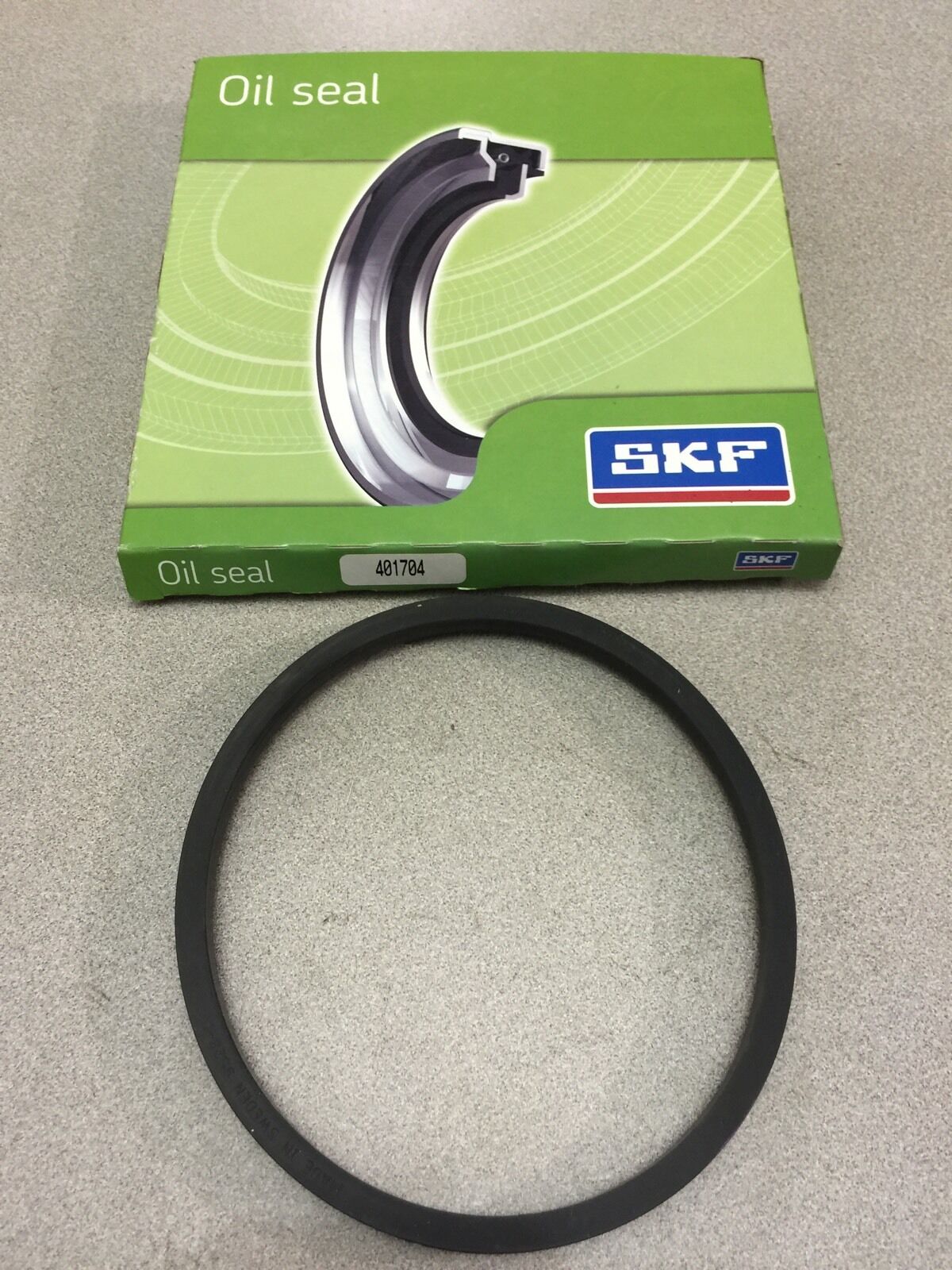 NEW IN BOX SKF V-RING OIL SEAL 401704 GREASE SEAL