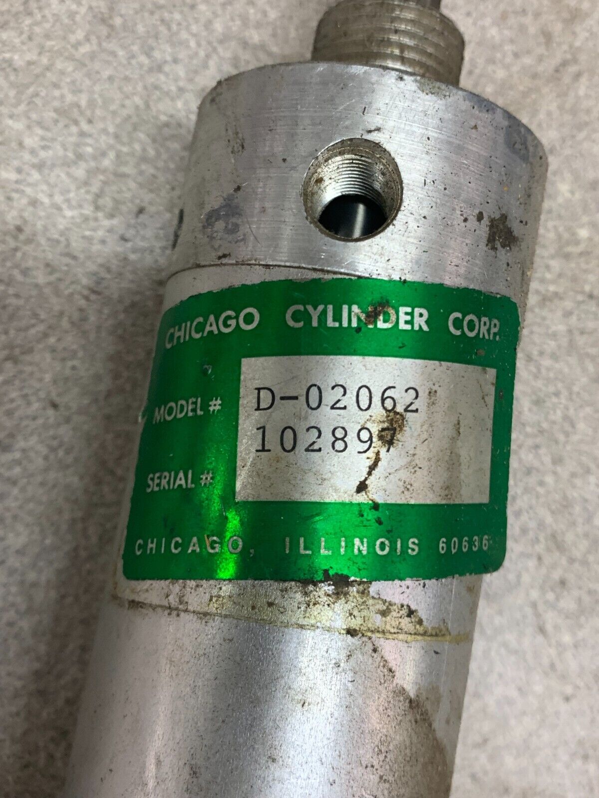 NEW NO BOX CHICAGO CYLINDER D-02062