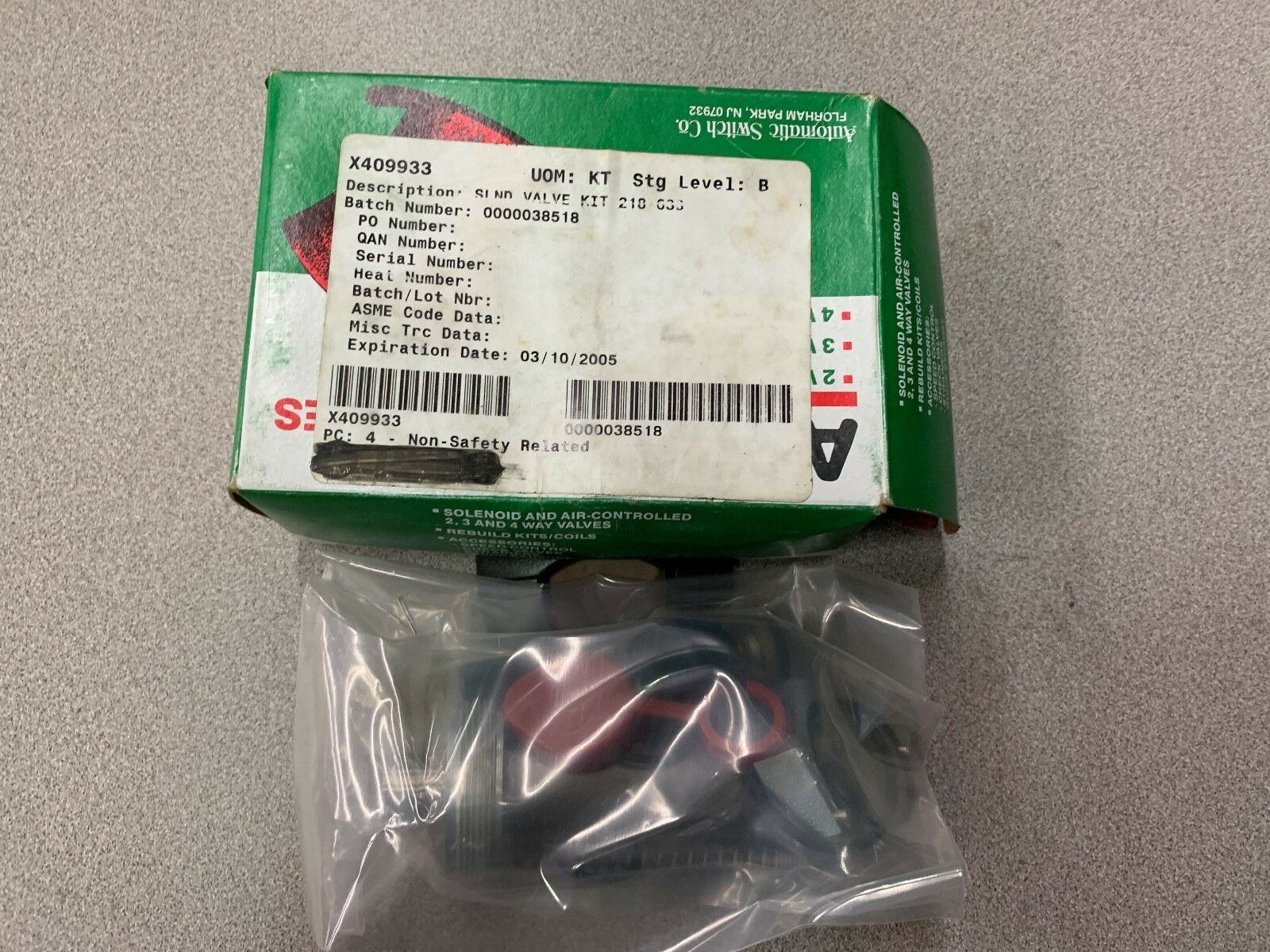 NEW IN BOX ASCO VALVE KIT 218633