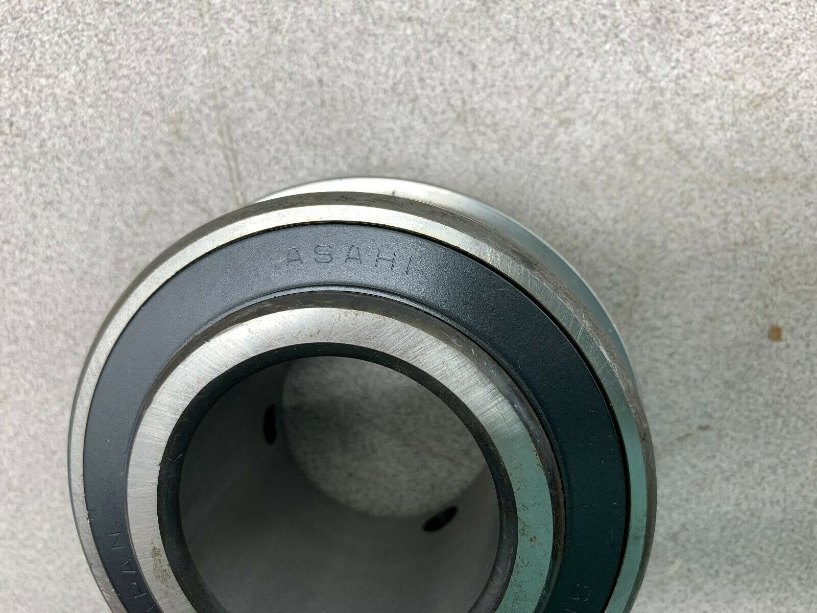 NEW NO BOX ASAHI BEARING UC211-32