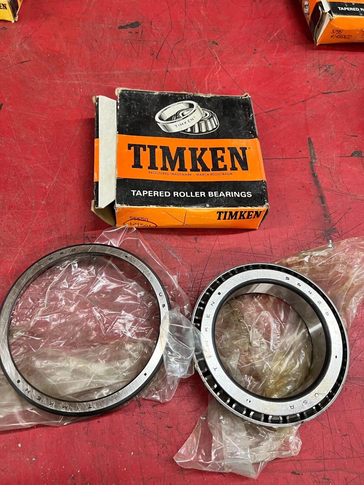 NEW IN BOX TIMKEN BEARING AND RACE  56650 56425